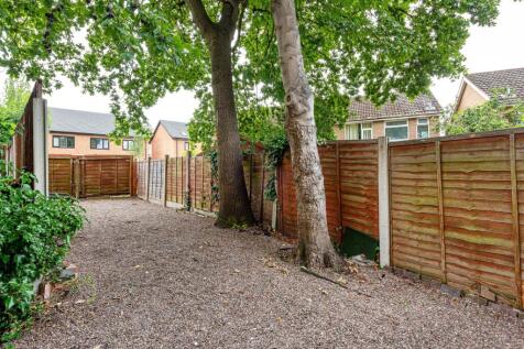 15 Paget Road-garden4.jpg