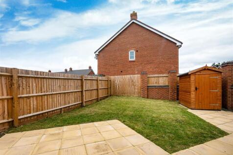 28 Cobham Close-13.jpg