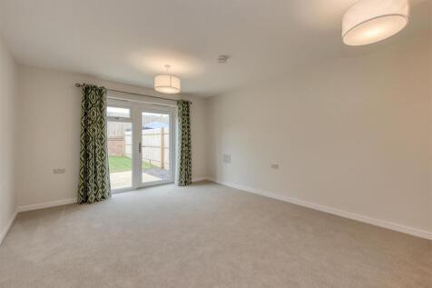 11 Leeveson Drive-3.jpg