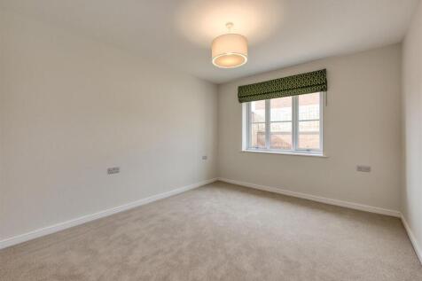 11 Leeveson Drive-2.jpg