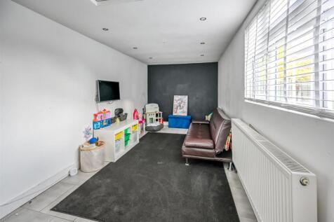 24 Wychbury Road-04.jpg