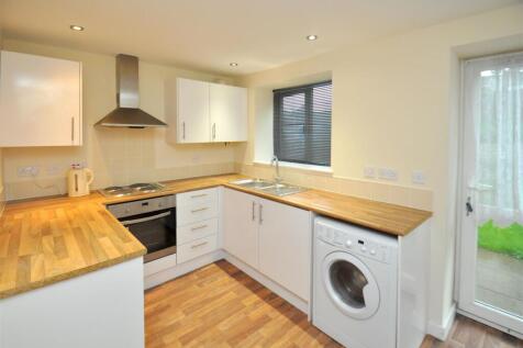 6 Wessex Road kitchen.jpg