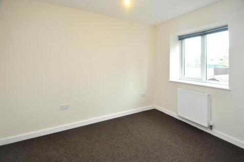 6 Wessex Road Bed1.jpg