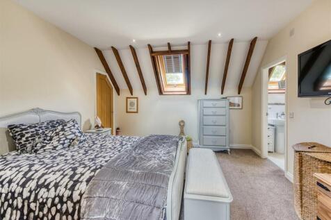 11 Cranmoor-bed2.jpg