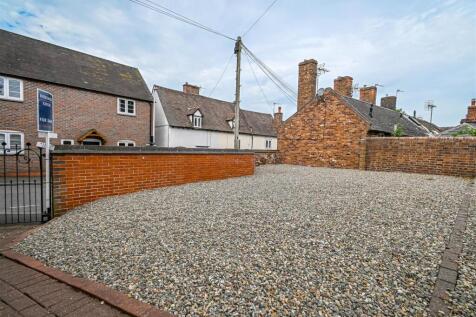 4 Listley Court-4.jpg