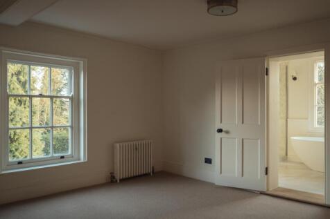 ManorHouse-Bed2.jpg