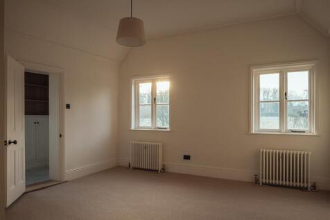 ManorHouse-Bed3.jpg