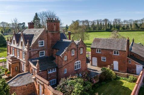 Old Manor House-APR25-Drone-10.jpg