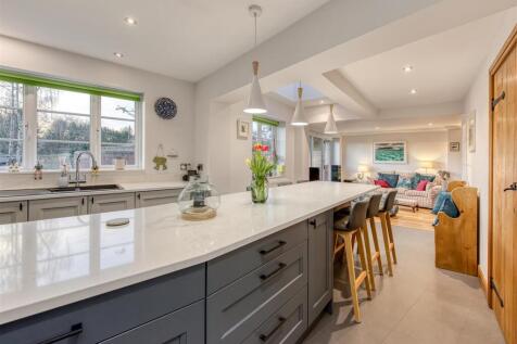Midway House-kitchen3.jpg