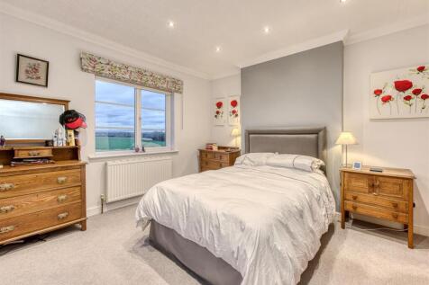 Midway House-bed1a.jpg