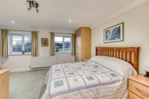 Midway House-bed2a.jpg