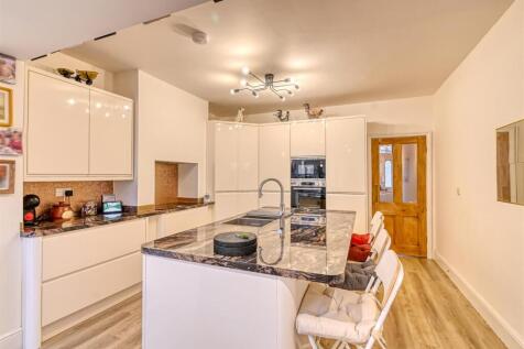 27 Innage Lane-11.jpg