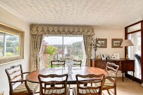 5 Castlecroft Gardens-04.jpg