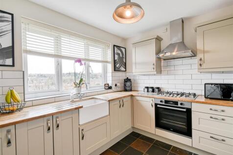 15 St James Drive-03.jpg