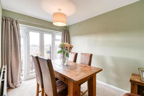 15 St James Drive-05.jpg