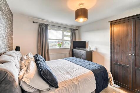 15 St James Drive-09.jpg