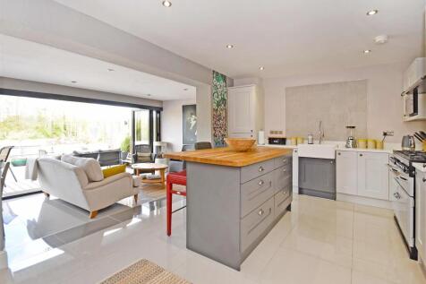 11 Prestwich-kitchen4.jpg