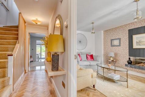 11 Prestwich Close-01.jpg