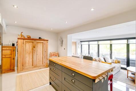 11 Prestwich Close-08.jpg