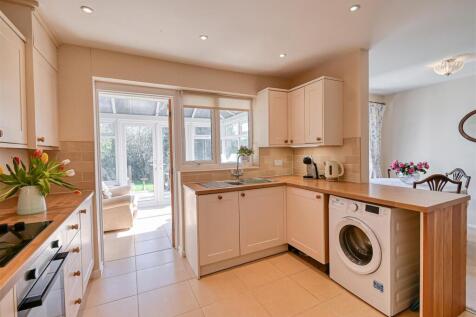 13 Claremont Drive-15.jpg