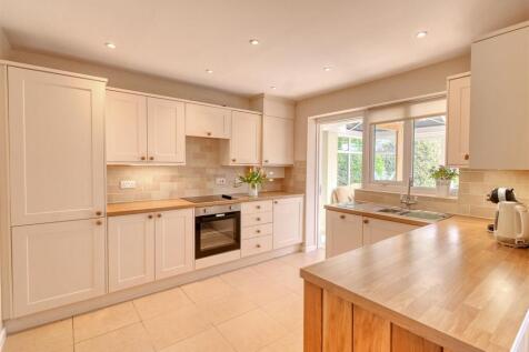 13 Claremont Drive-16.jpg