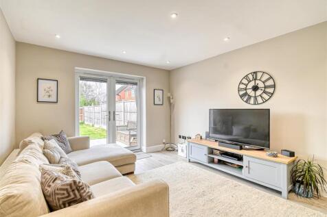 16 Ridley Close-06.jpg