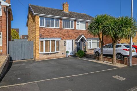 56 Queensway Drive-26.jpg
