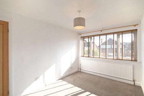 56 Queensway Drive-30.jpg