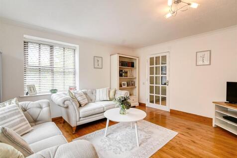 1 Manor House Close-11.jpg