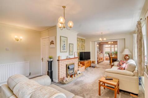 6 Church Meadow-02.jpg