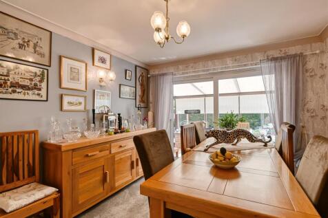 6 Church Meadow-10.jpg