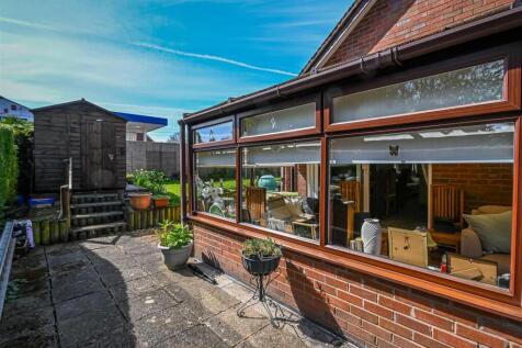 6 Church Meadow-16.jpg