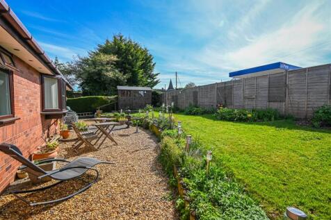 6 Church Meadow-20.jpg