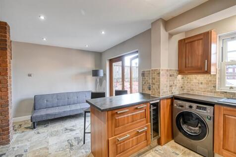 25 St  Leonards Close-05.jpg