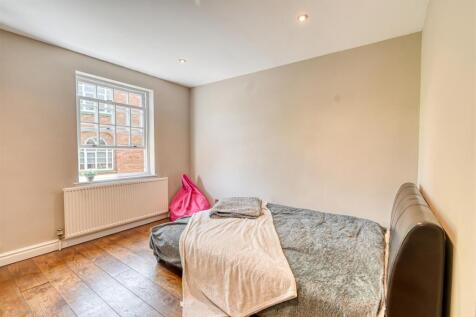 25 St  Leonards Close-10.jpg