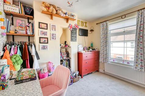 8 Cliff Road-14.jpg