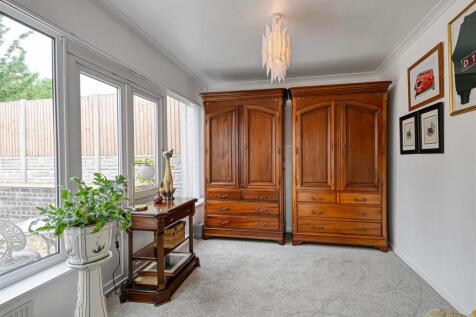 1 St James Drive-05.jpg