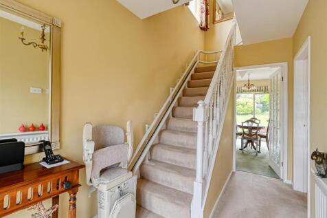 12 Rosemount Gardens-06.jpg
