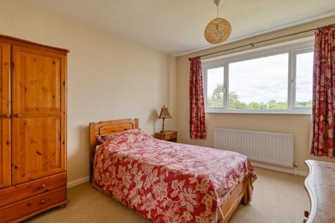 12 Rosemount Gardens-02.jpg