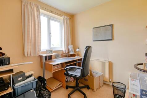 12 Rosemount Gardens-01.jpg