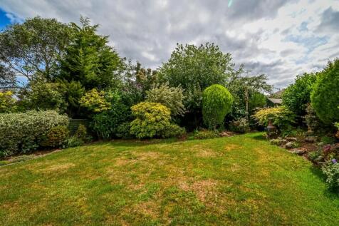 12 Rosemount Gardens-21.jpg