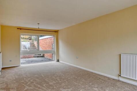 7 Stretton Close-10.jpg
