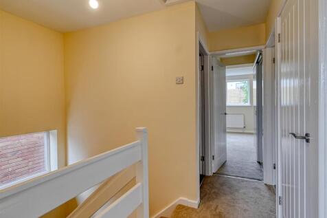 7 Stretton Close-12.jpg