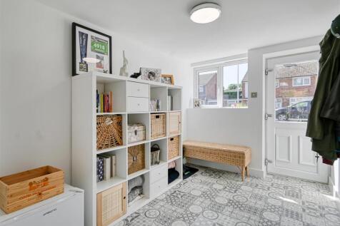 28 Well Meadow-05.jpg