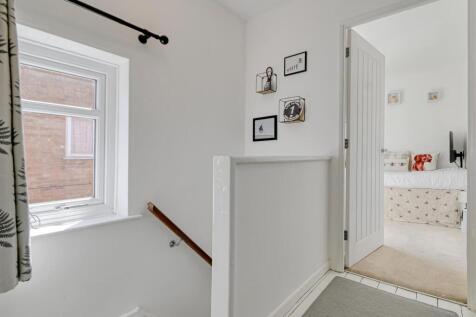 28 Well Meadow-13.jpg