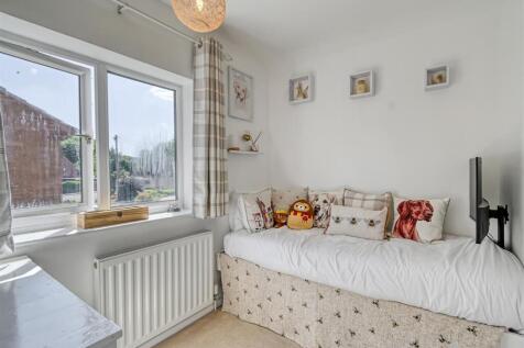 28 Well Meadow-19.jpg