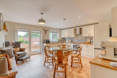 Iris Cottage-03.jpg
