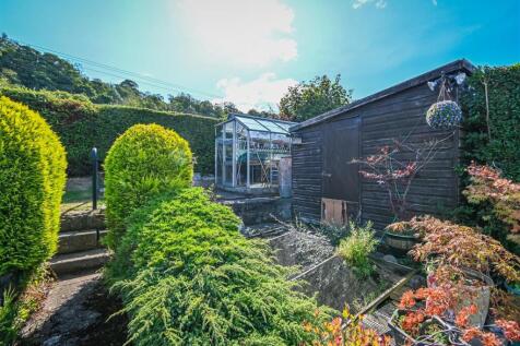 15 Lodge Lane-6.jpg