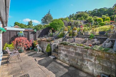 15 Lodge Lane-8.jpg