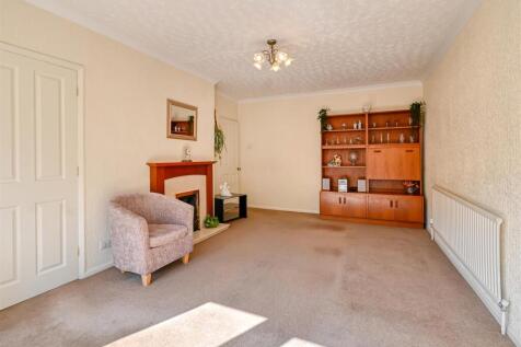 15 Lodge Lane-11.jpg